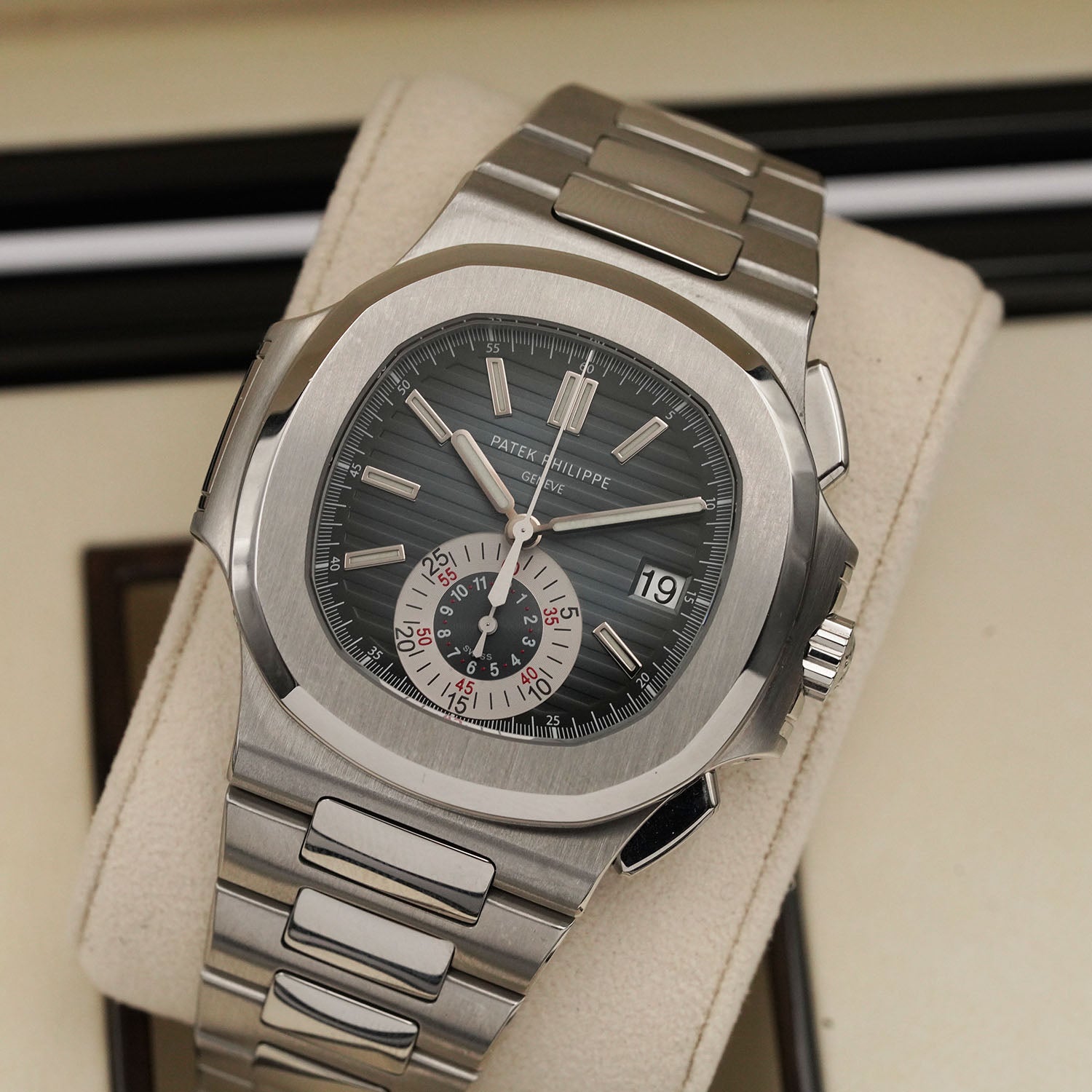 Nautilus 5980/1a-001 - Patek Philippe
