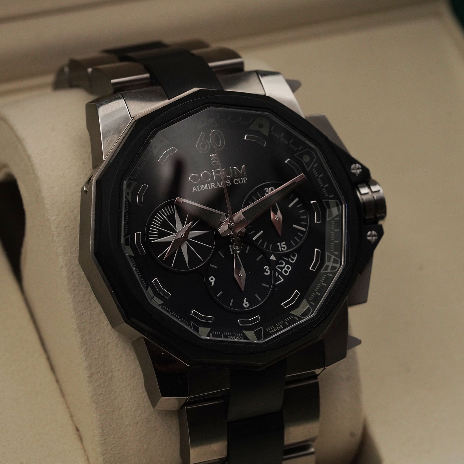 Admiral Cup 01.0045 - Corum