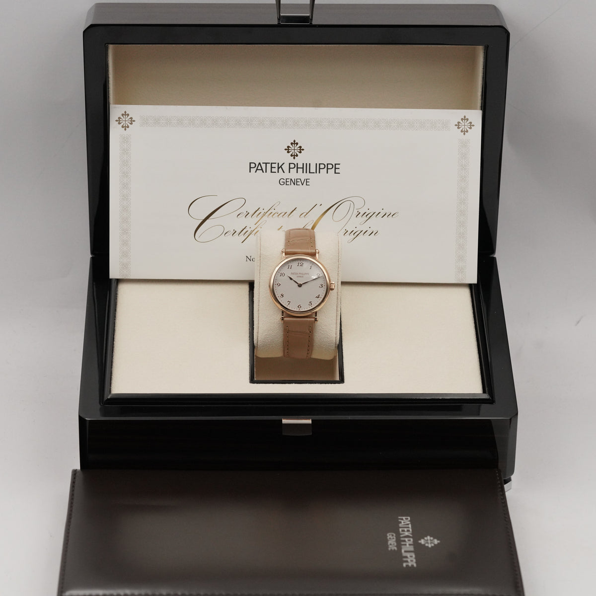 Calatrava 7200R-001 - Patek Philippe